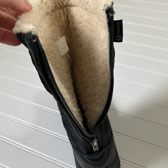 Ugg Australia Women's Quilted Snowpeak Mid Calf Winter Waterproof Boots - Picture 12 of 15